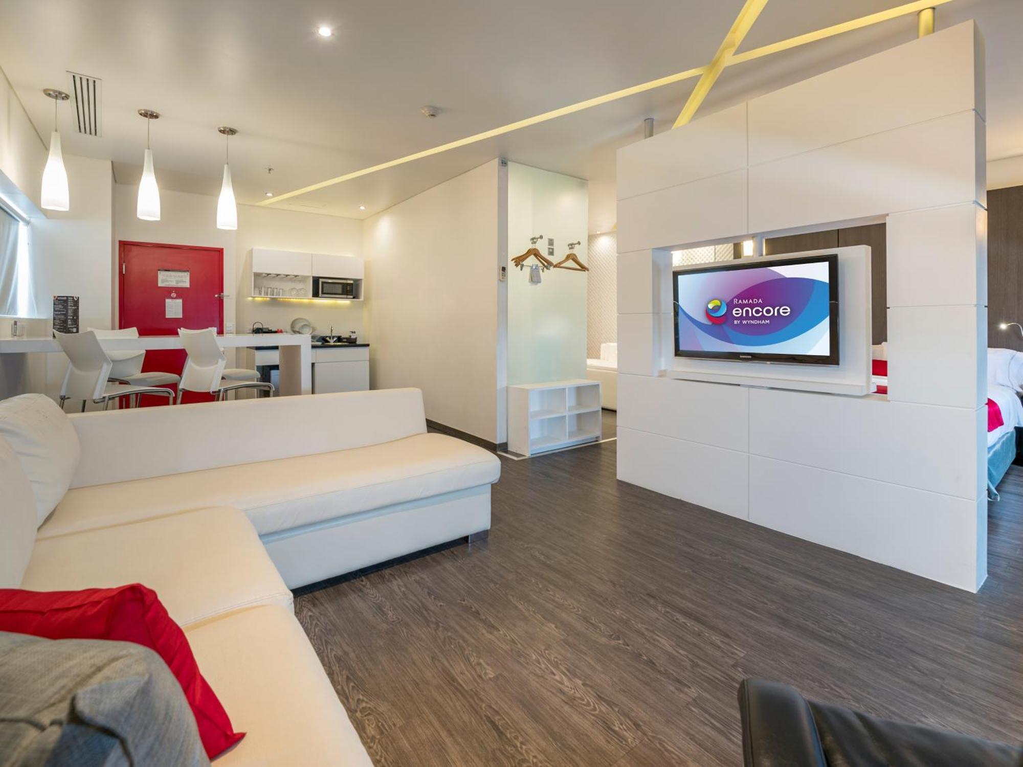 Ramada Encore By Wyndham Puebla de Zaragoza Esterno foto